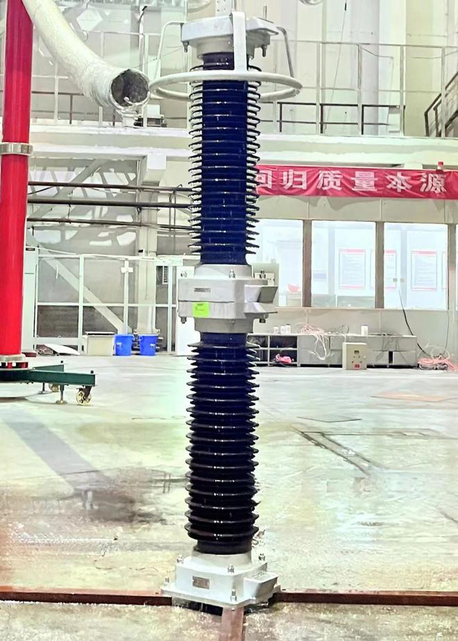 国际领先!中国电气装备2项避雷器产品通过国家级鉴定(图2) 国际领先!中国电气装备2项避雷器产品通过国家级鉴定(图2)