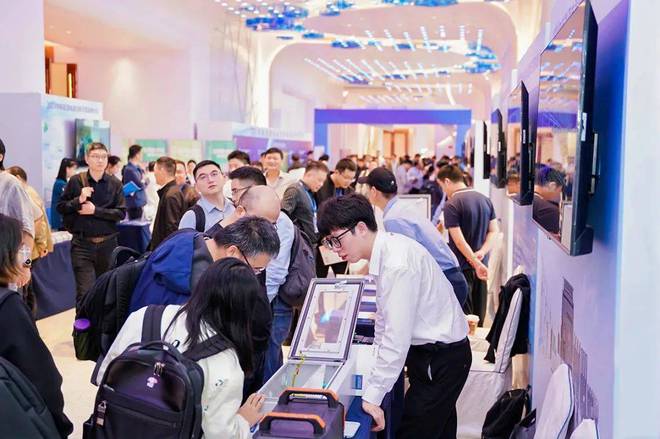 人民电器受邀参加2024新能源电器创新发展高峰论坛(图2) 人民电器受邀参加2024新能源电器创新发展高峰论坛(图2)